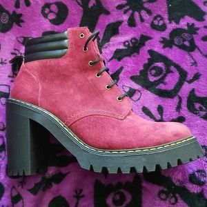 Dr. Martens Size US 10 Persephone Soft Buck Ankle Boot in Wine